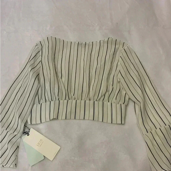 Iris Los Angeles Women's White Black Stripe Plunge Deep V Neck Cropped Top L NWT - Picture 14 of 14